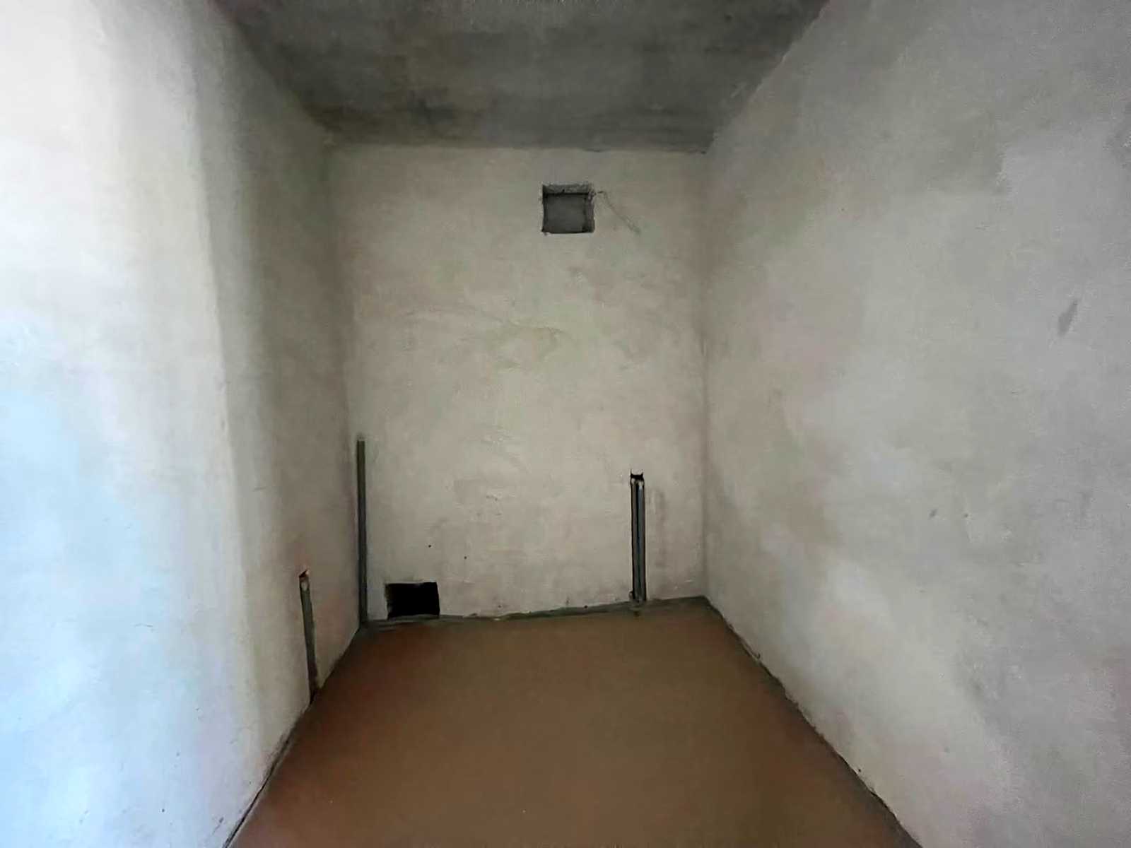 1877108640293572