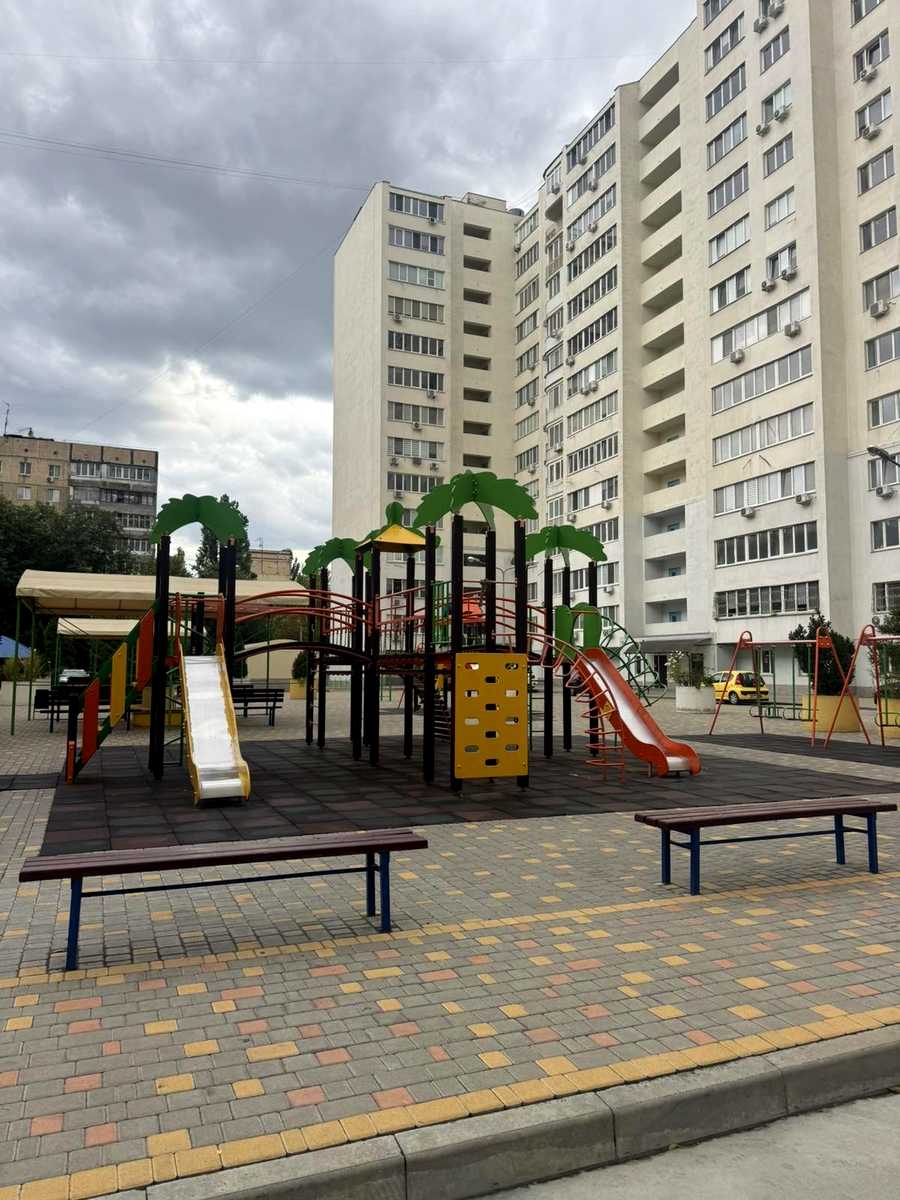 1877109957264030