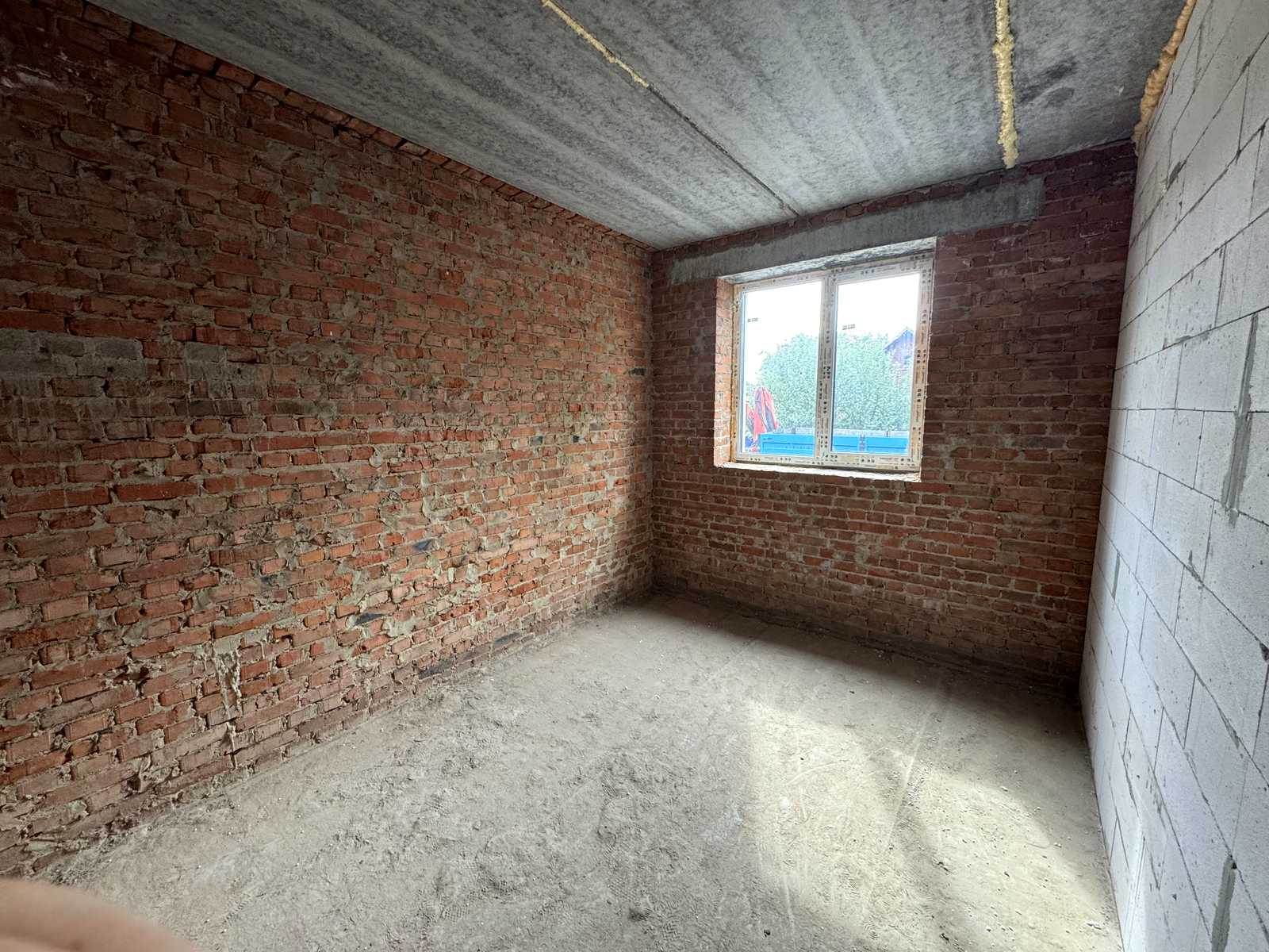 1877111527916591