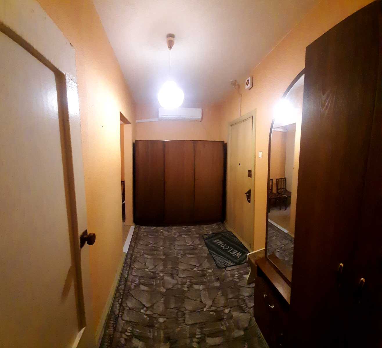 1877114484183486