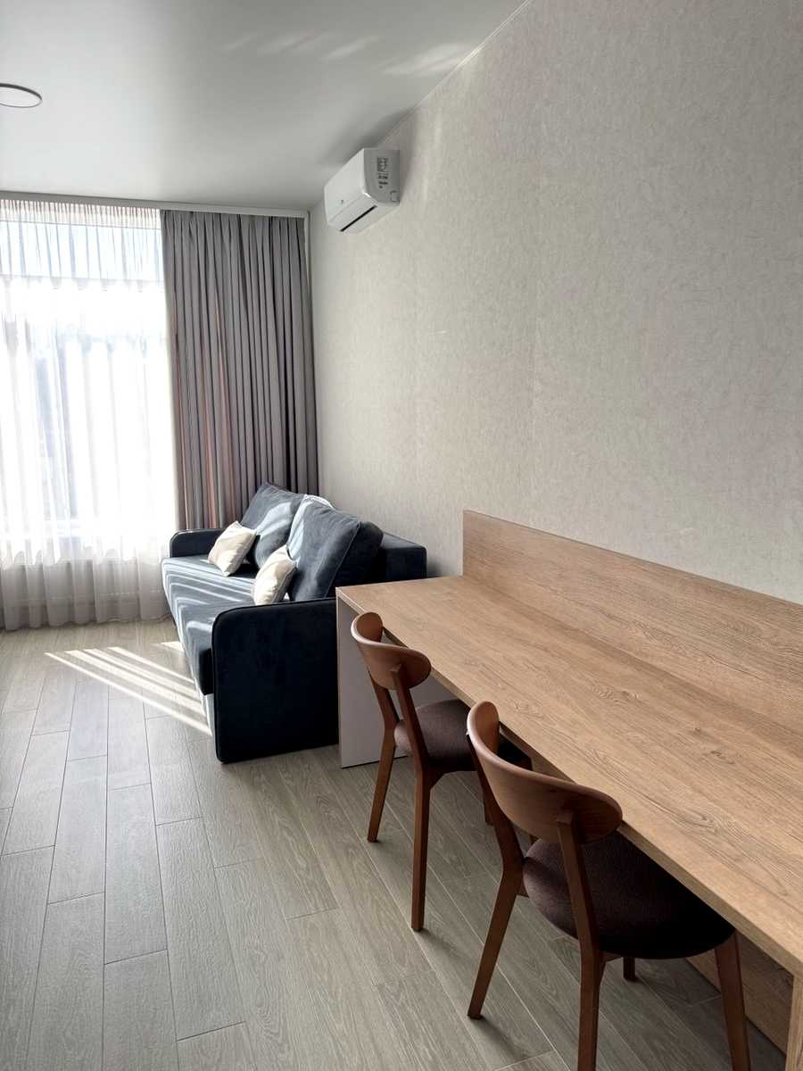 1877114707892064