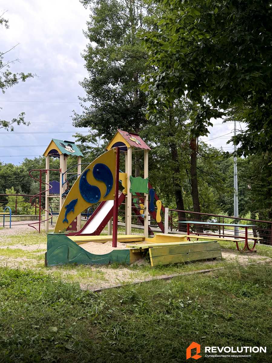 1877114752552698