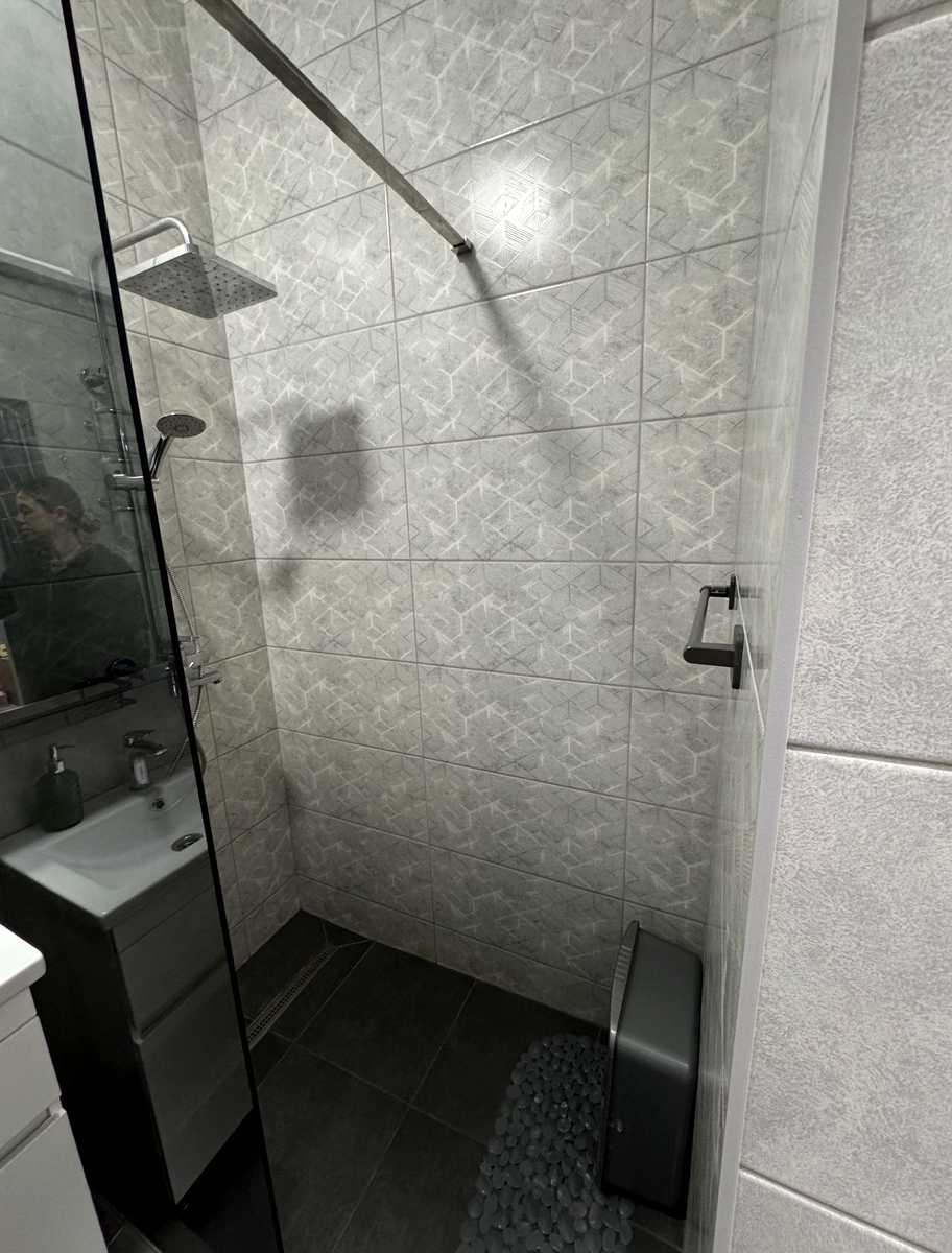 1877116694608990