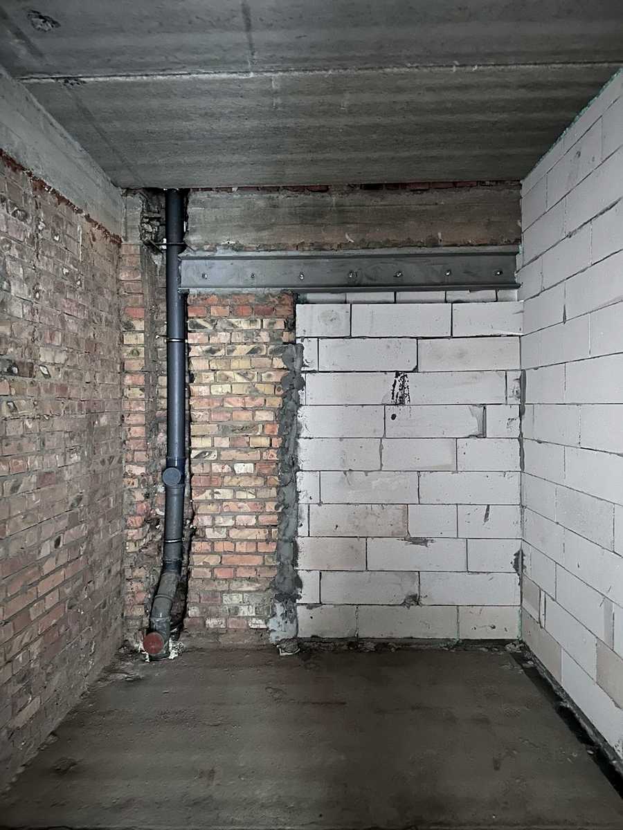 1877117725321402