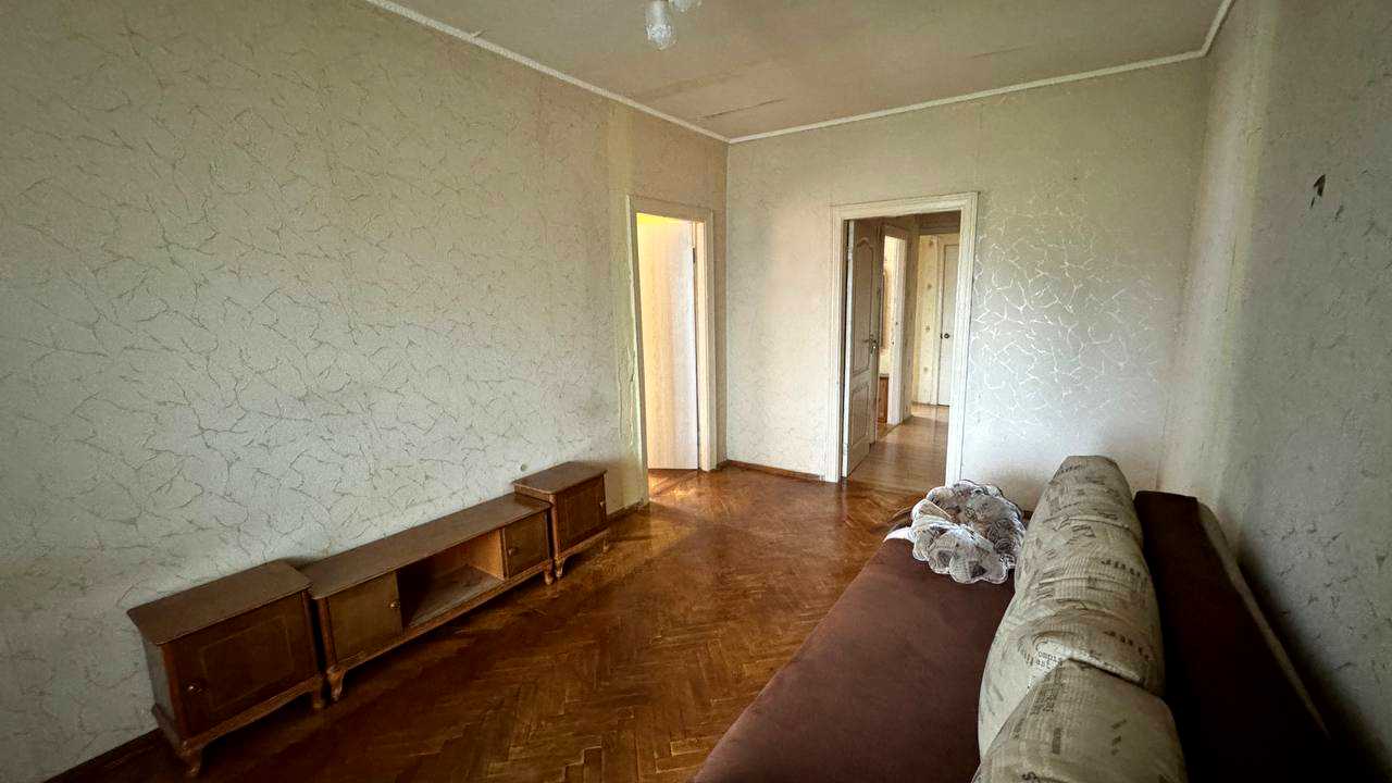 1877117744312703