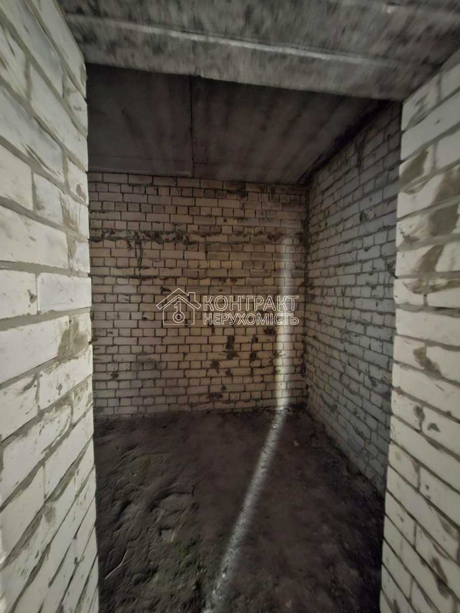 1877118987388985