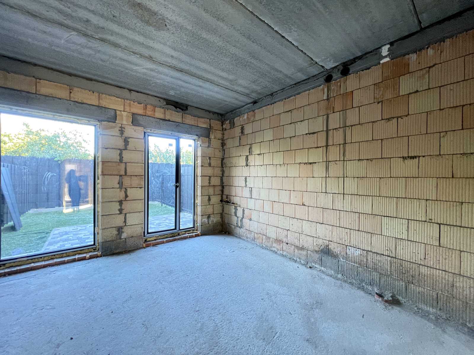 1877119118458392