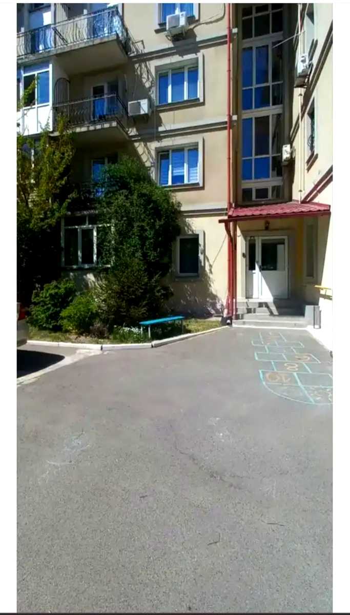 1877119598217383