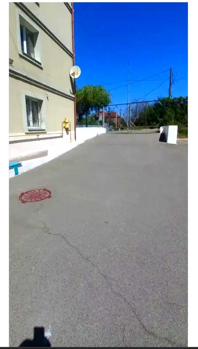 1877119598335093