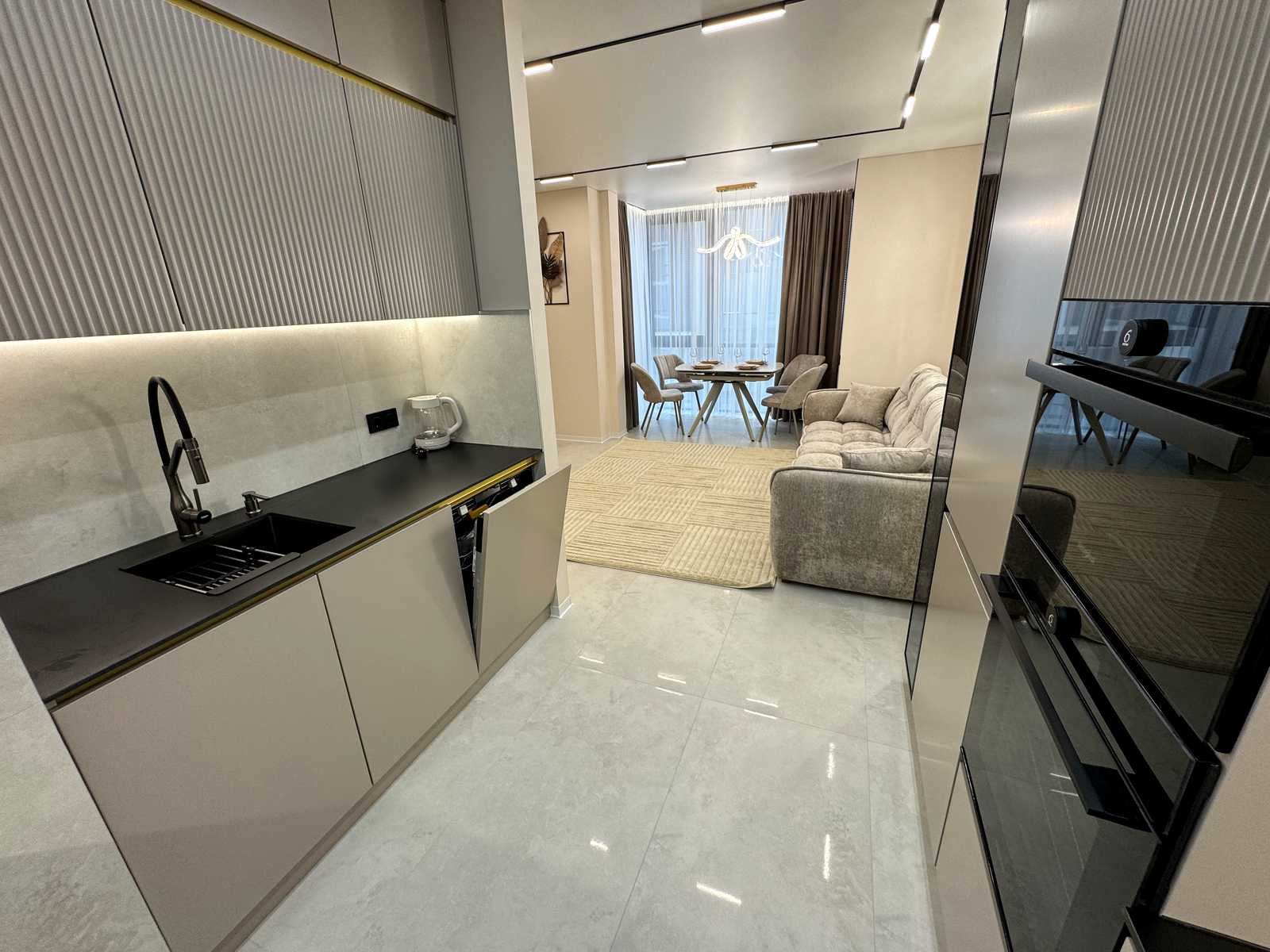 1877120235216695