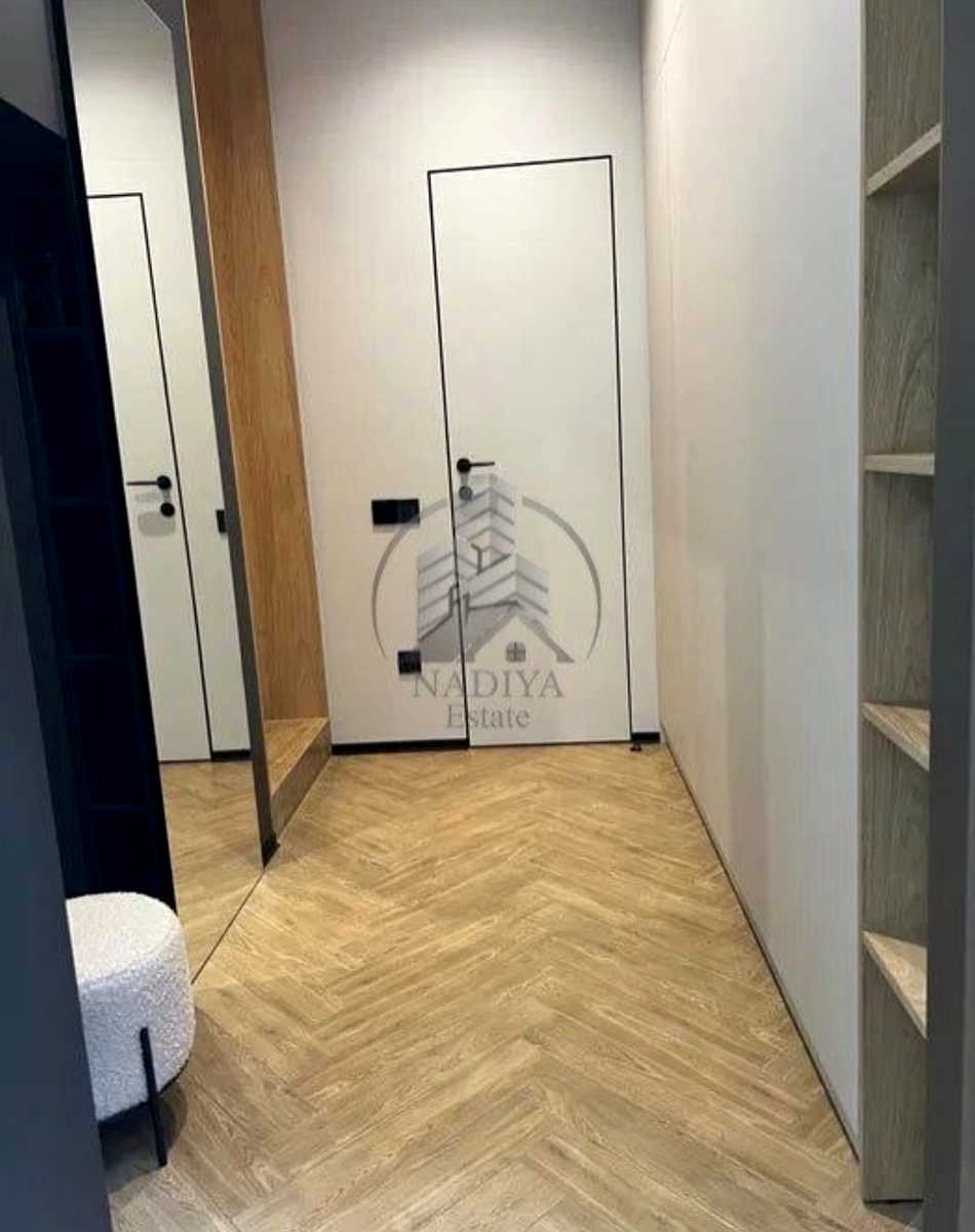 1877120238620937