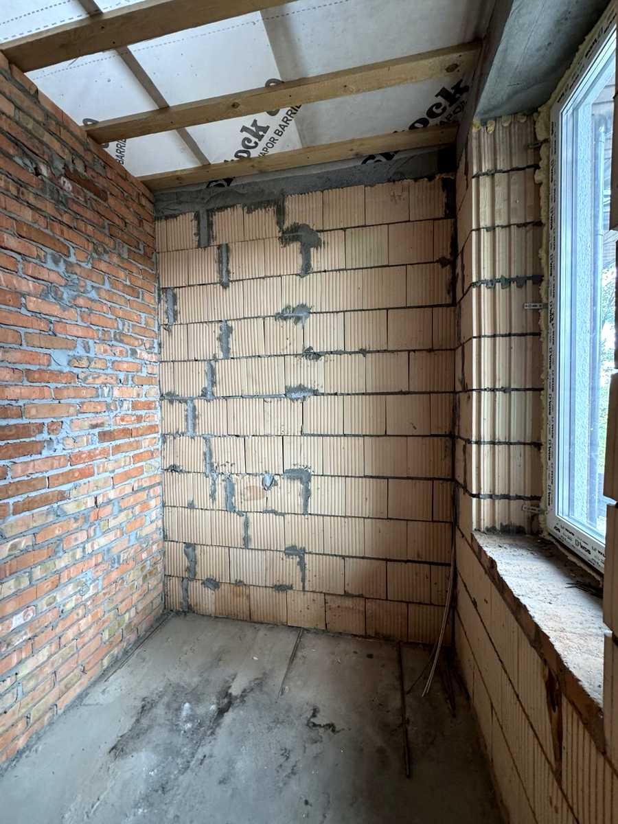 1877121981795817