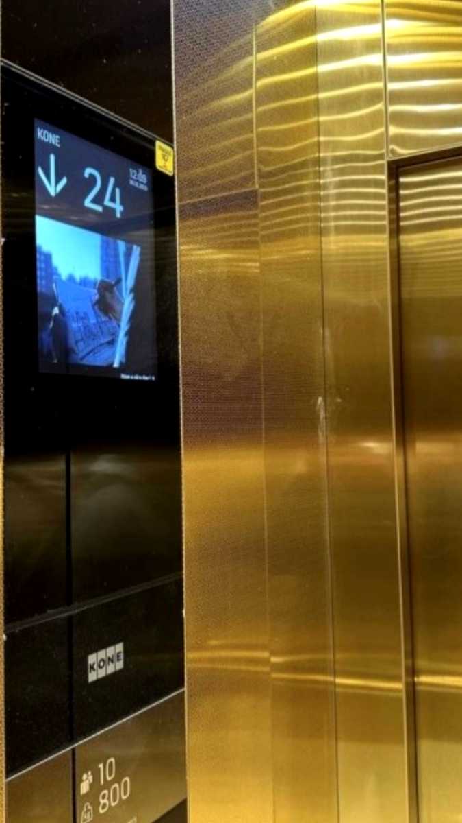 1877122810877271