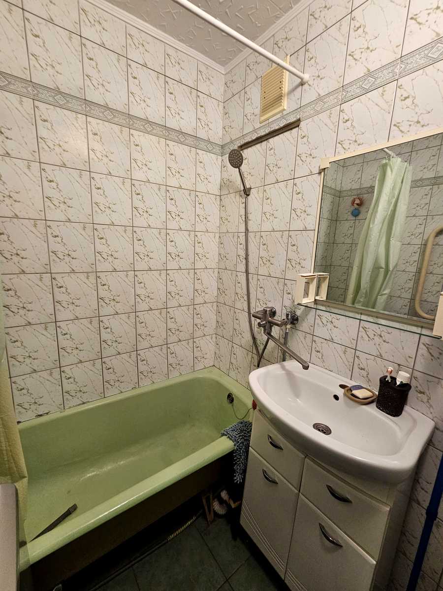 1877123831530853