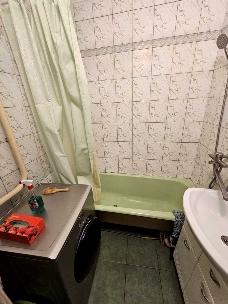 1877123831962103