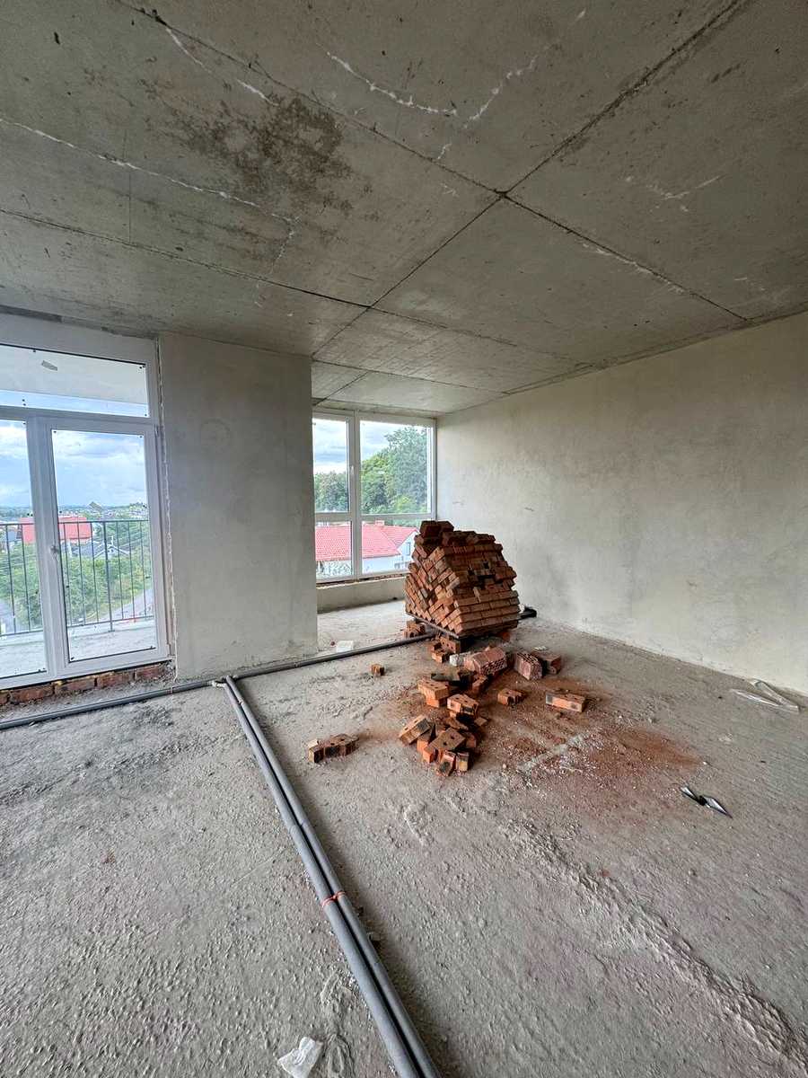 1877123949581656