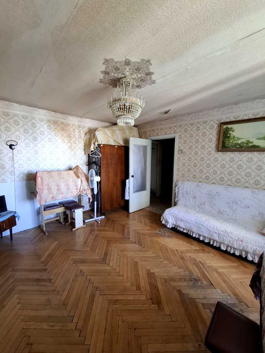 1877125877729587