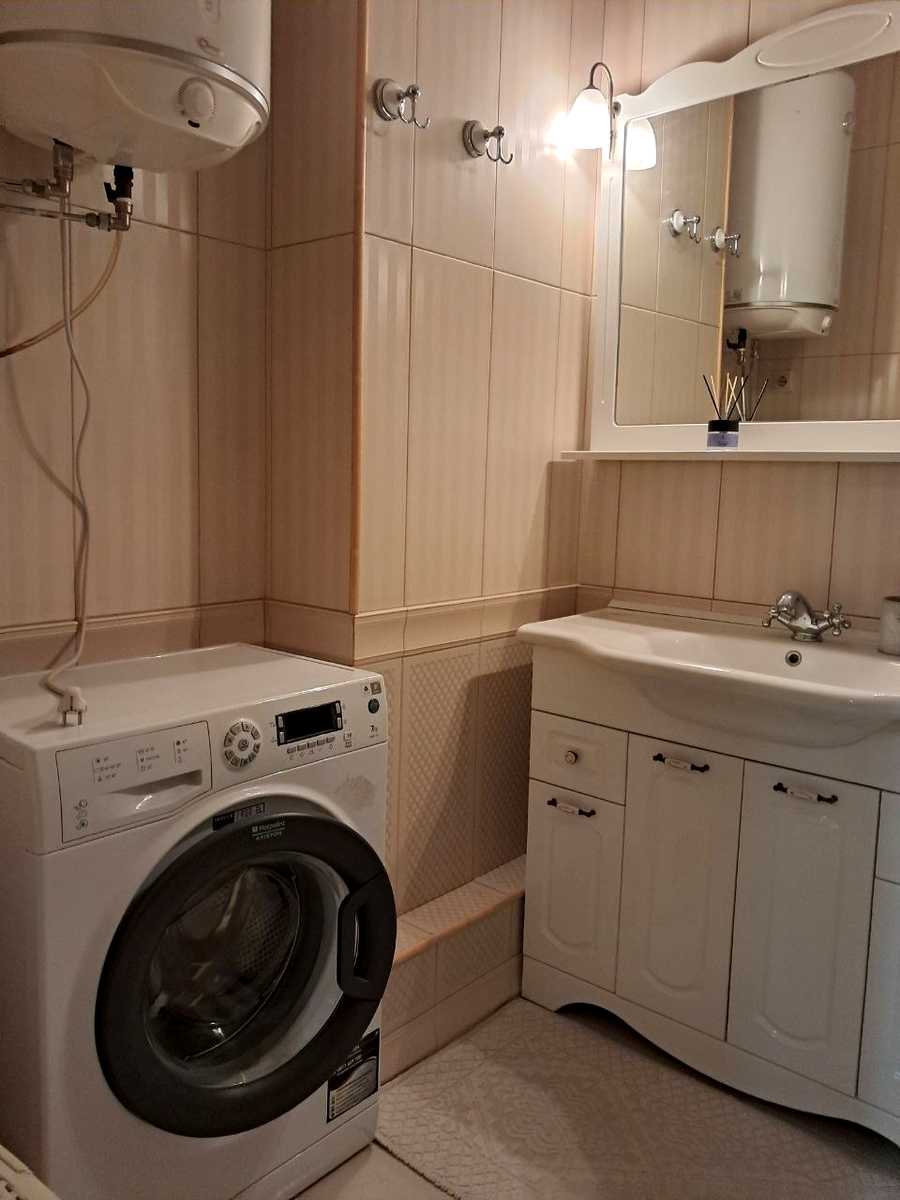 1877126594200906