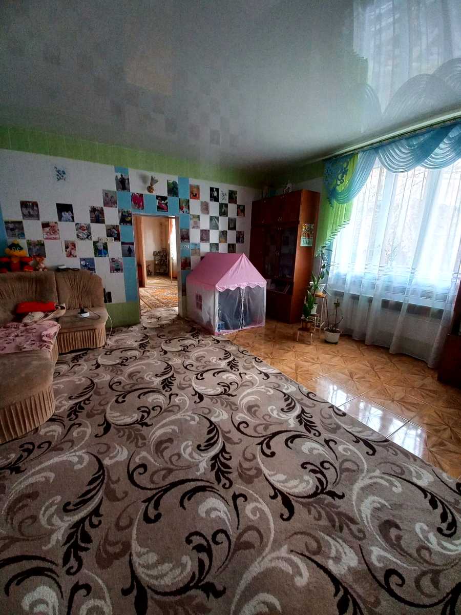 1877128081670818