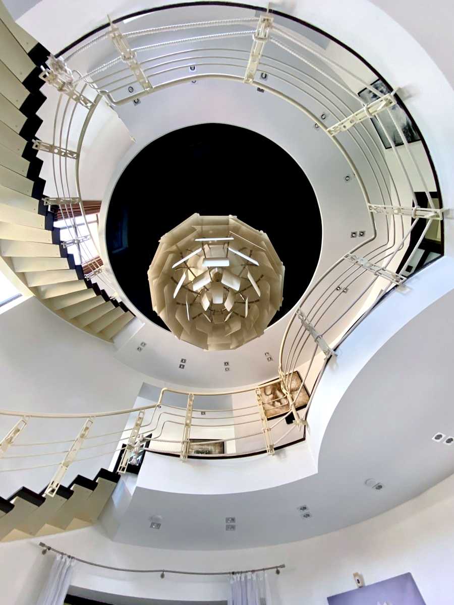 1877128128598211
