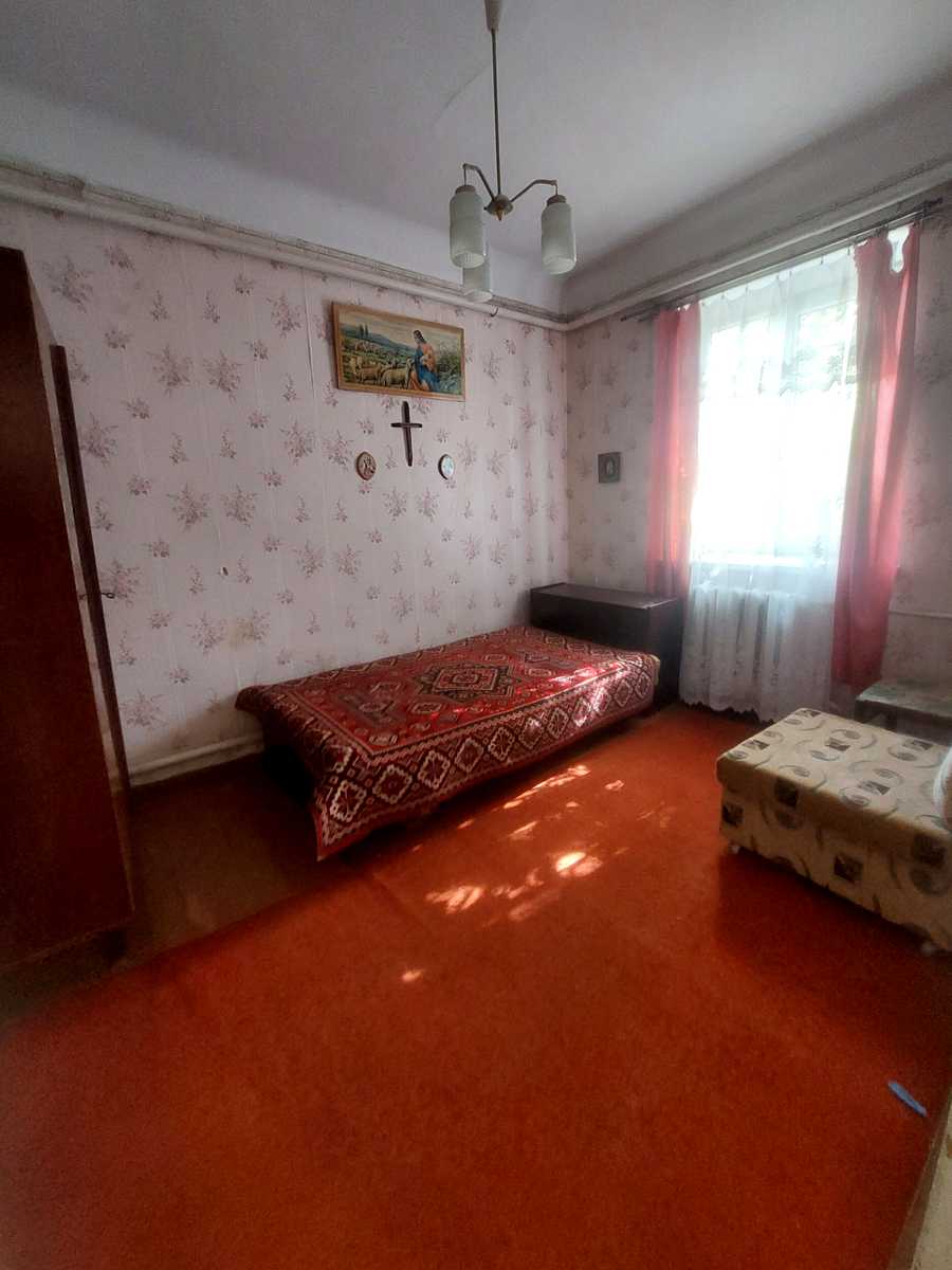 1877129094376959