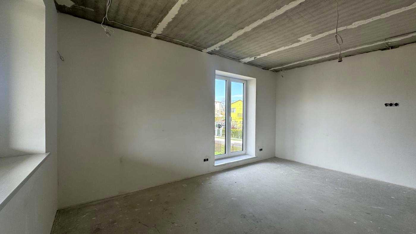 1877131371827933