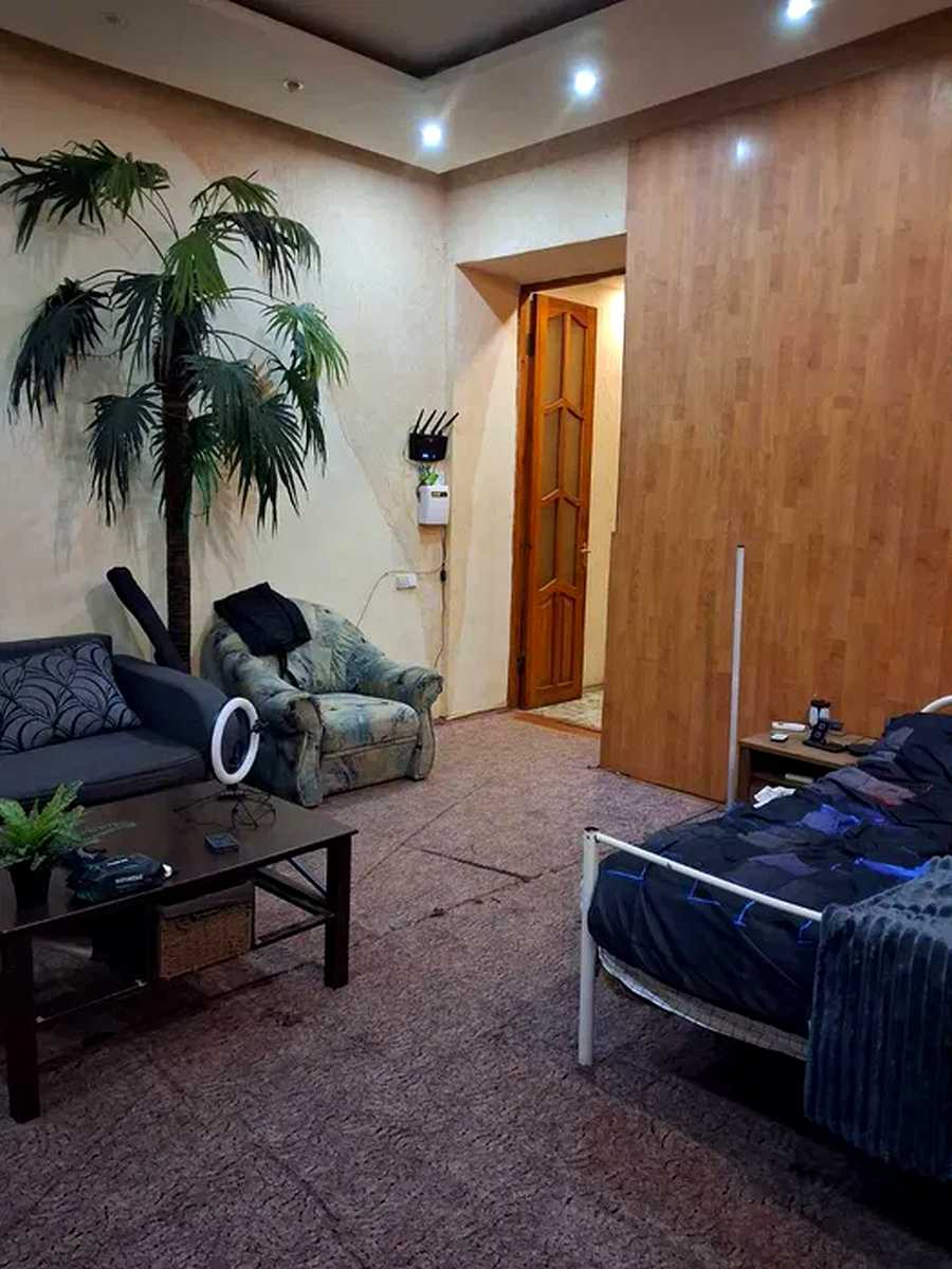 1877131381444729