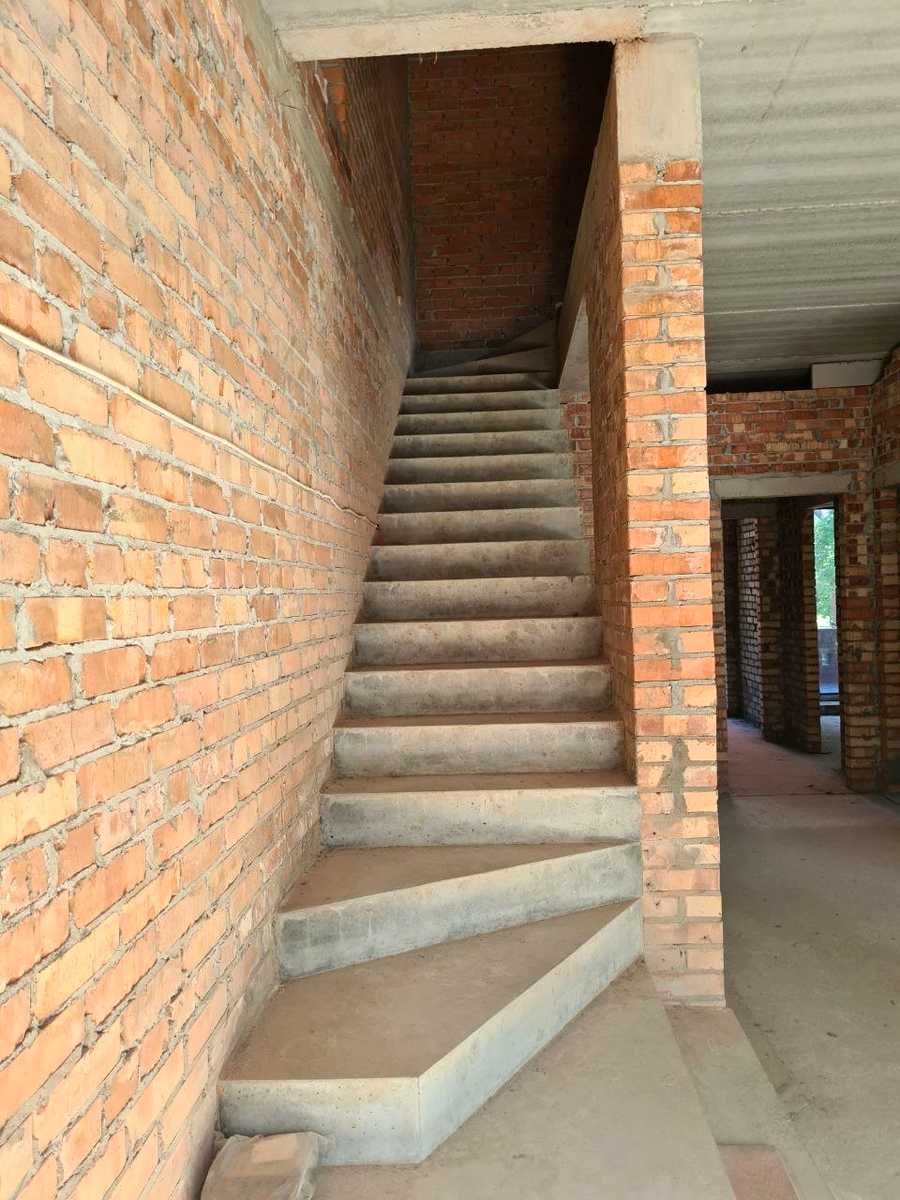 1877131643092112