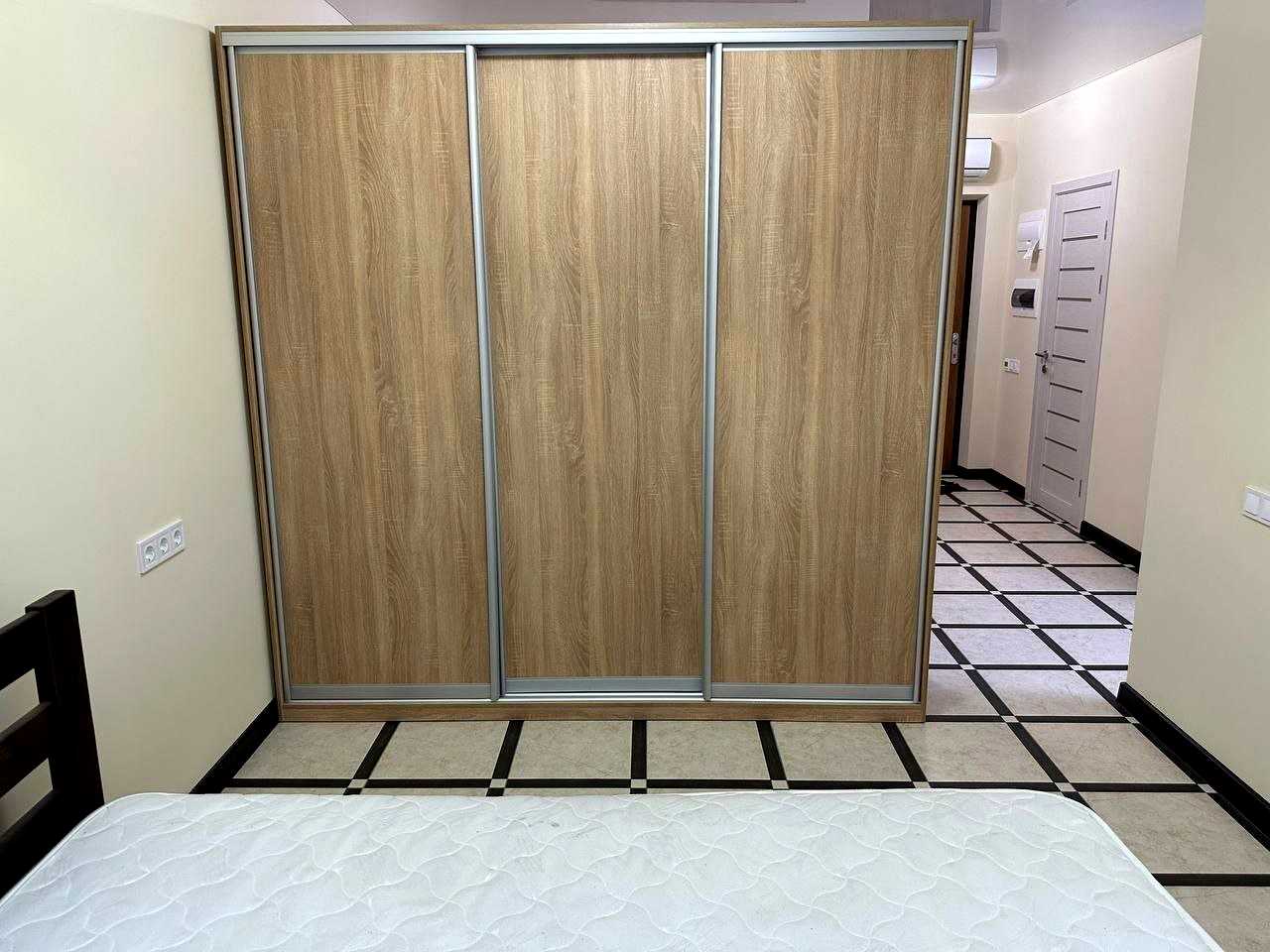 1877133157210206