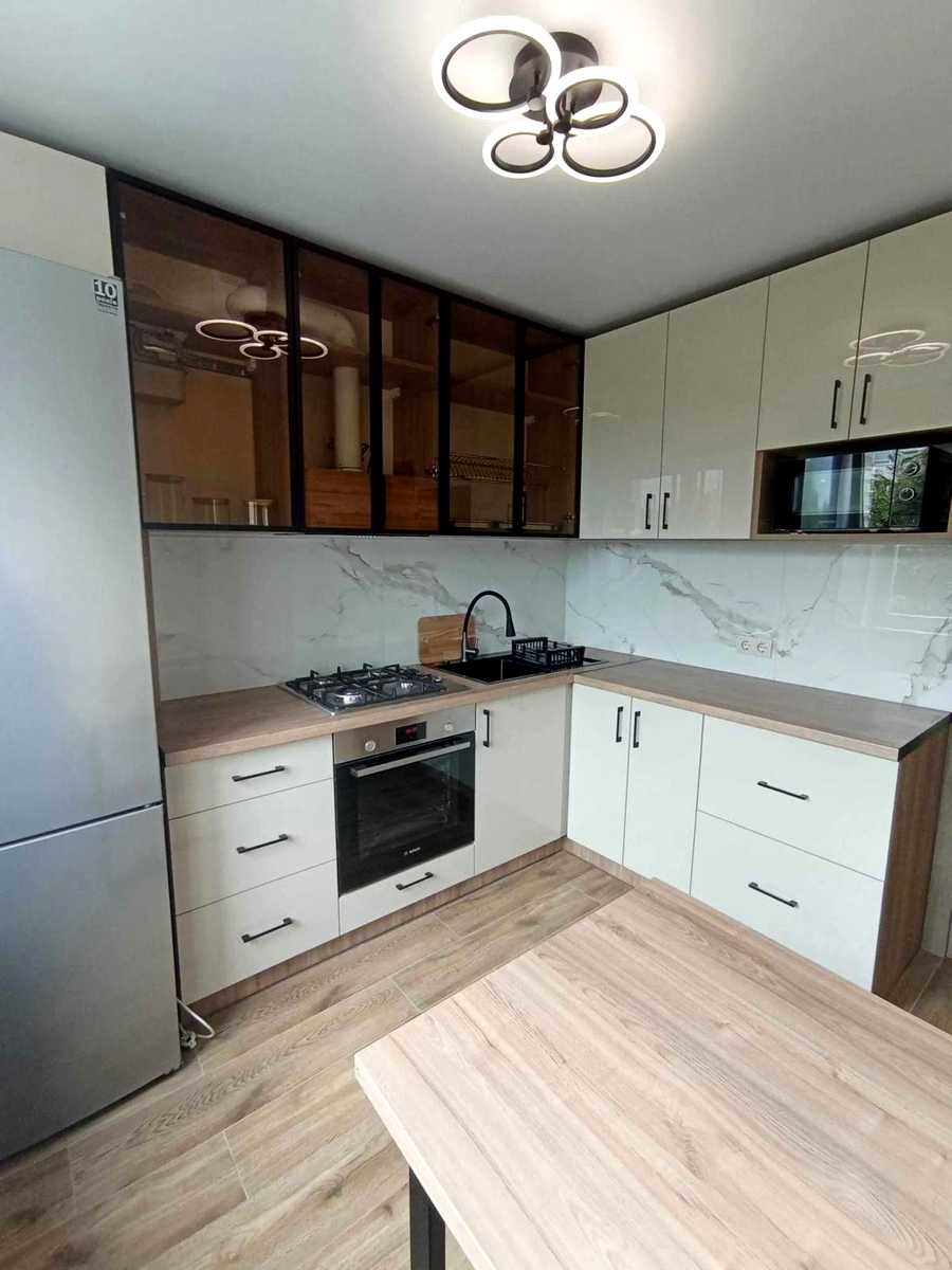 1877134067241936