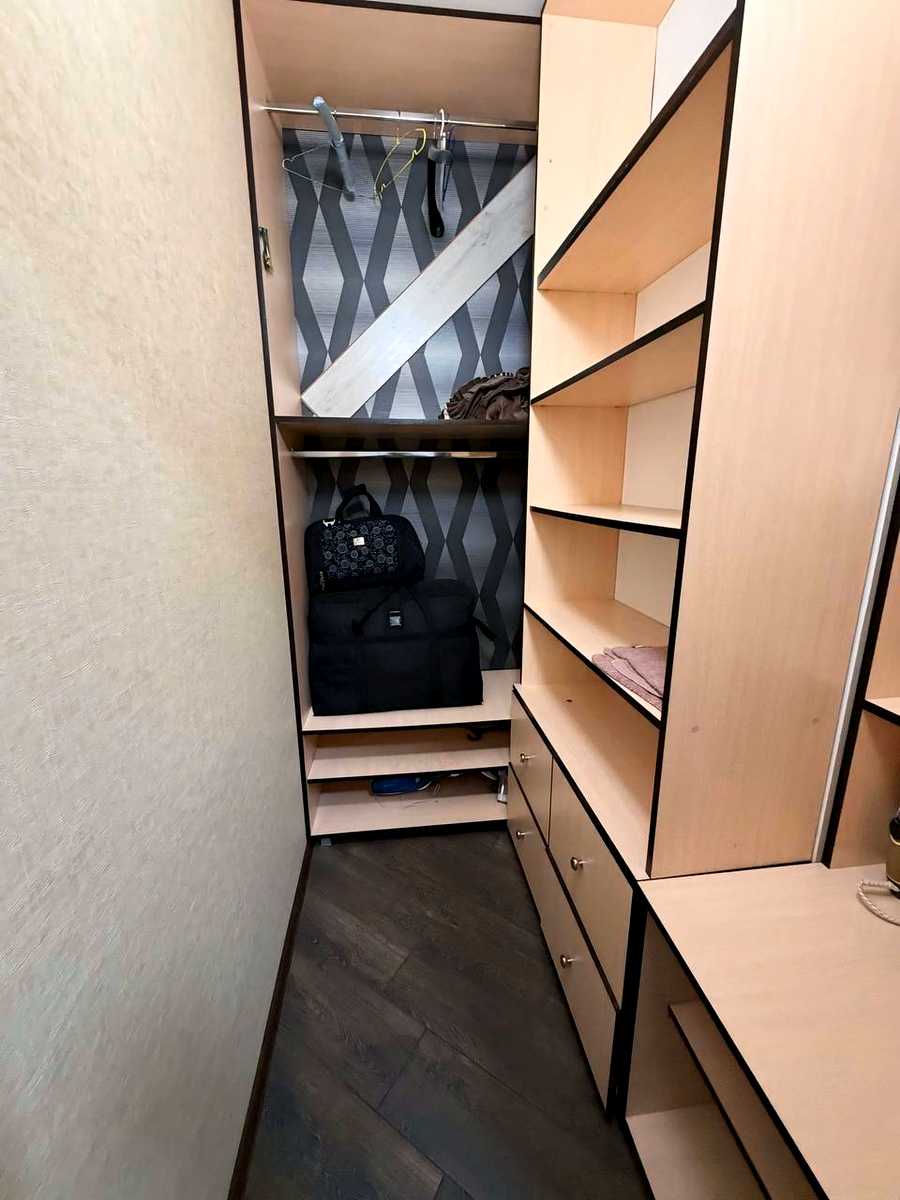 1877134647469729