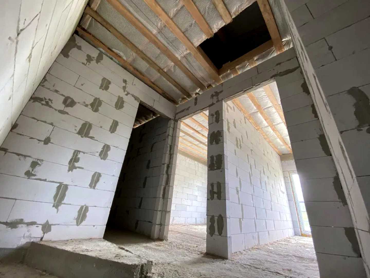1877138199349248