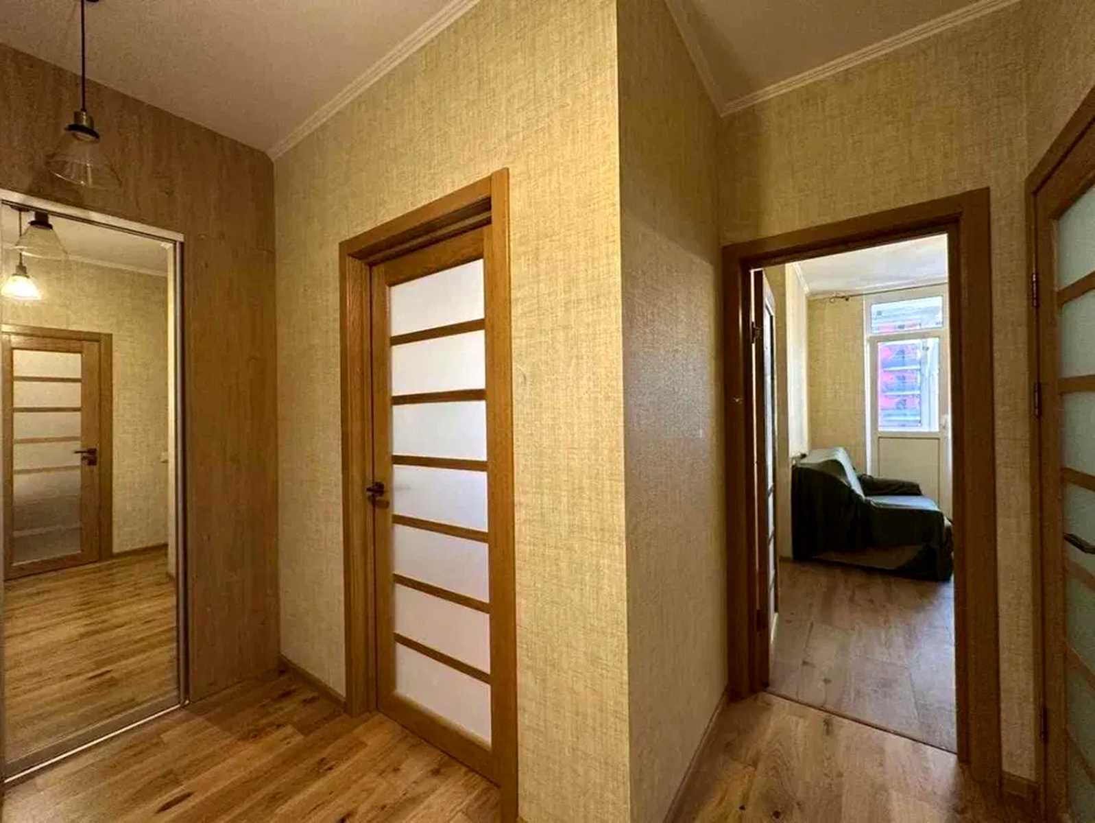 1877138615210137