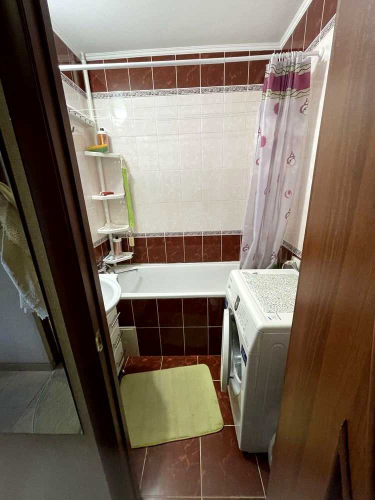 1877143792844936