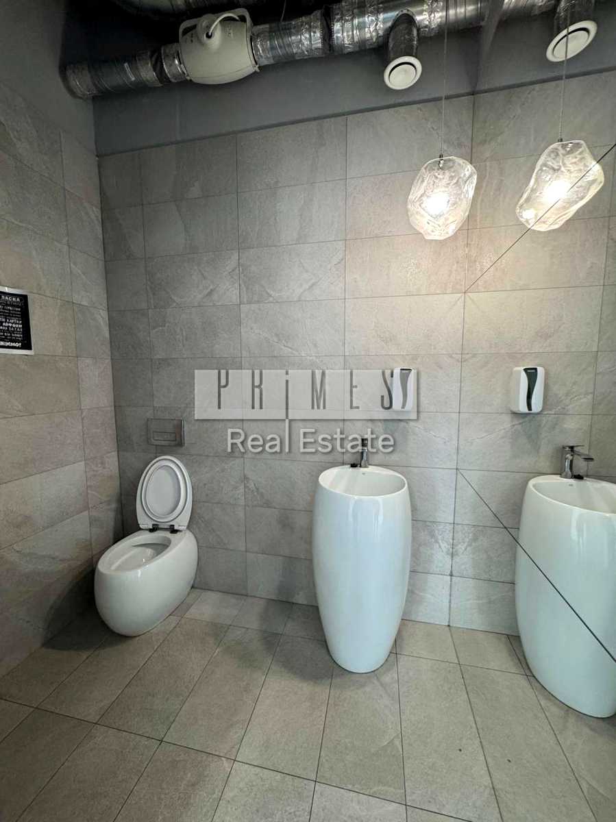 1877146049623675