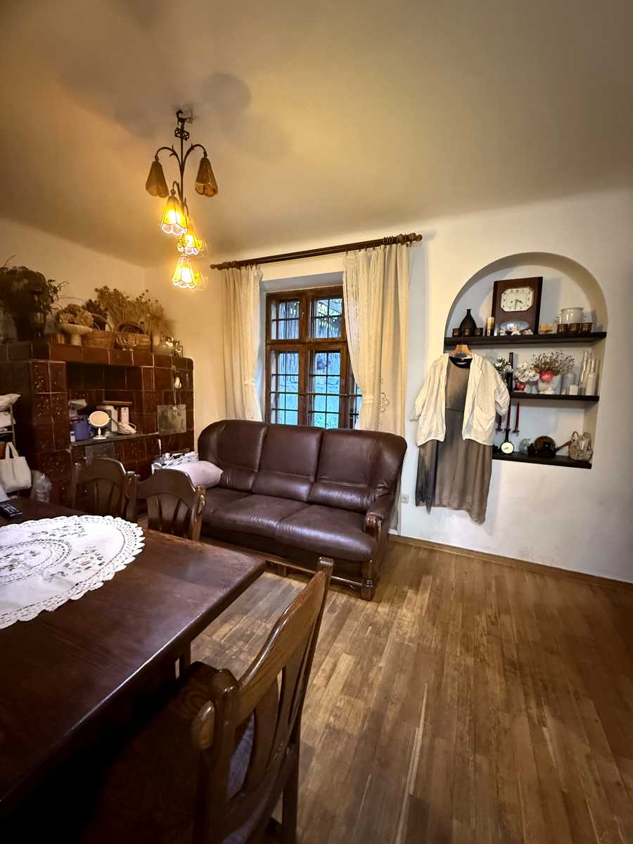 1877147824607536