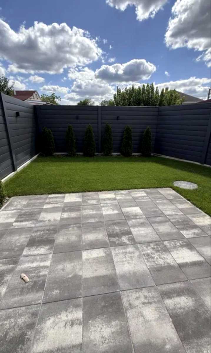 1877148453856798