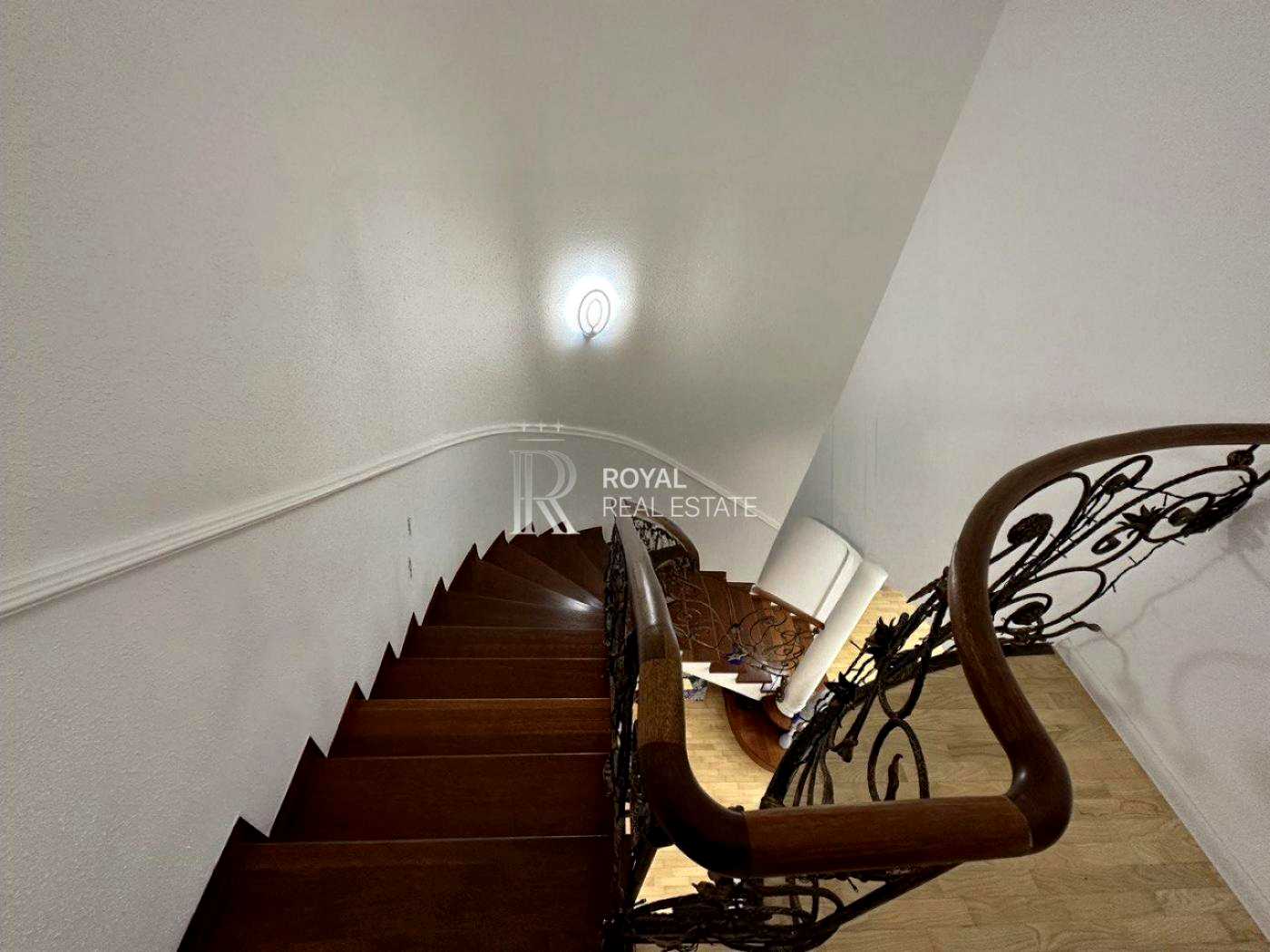 1877148951876847