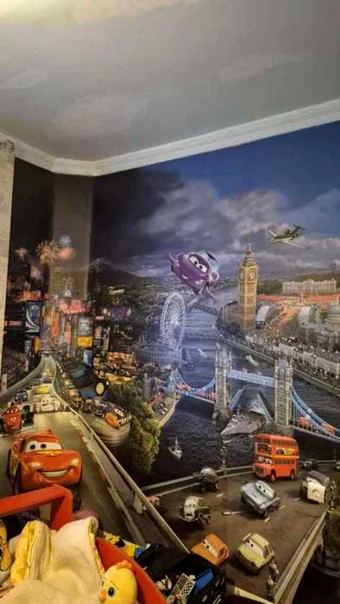 1877156456392895