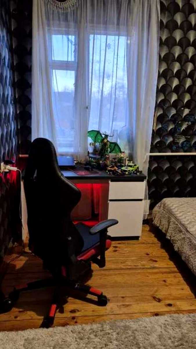 1877156457034661