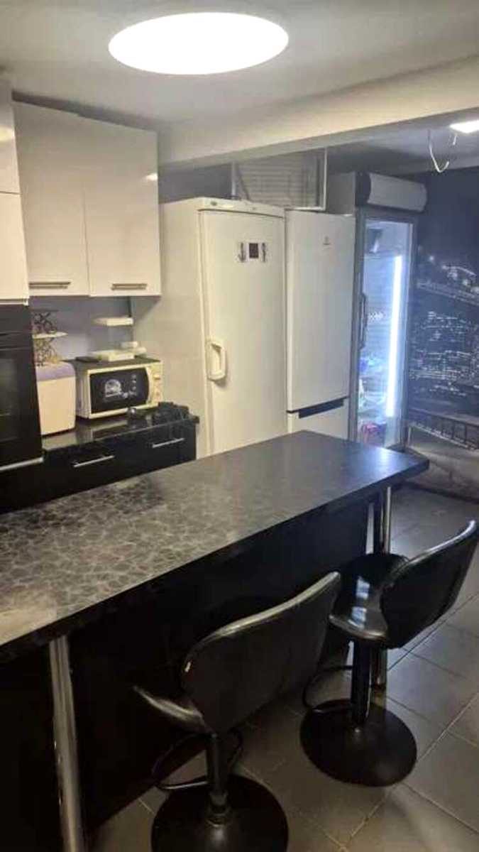 1877156457495900