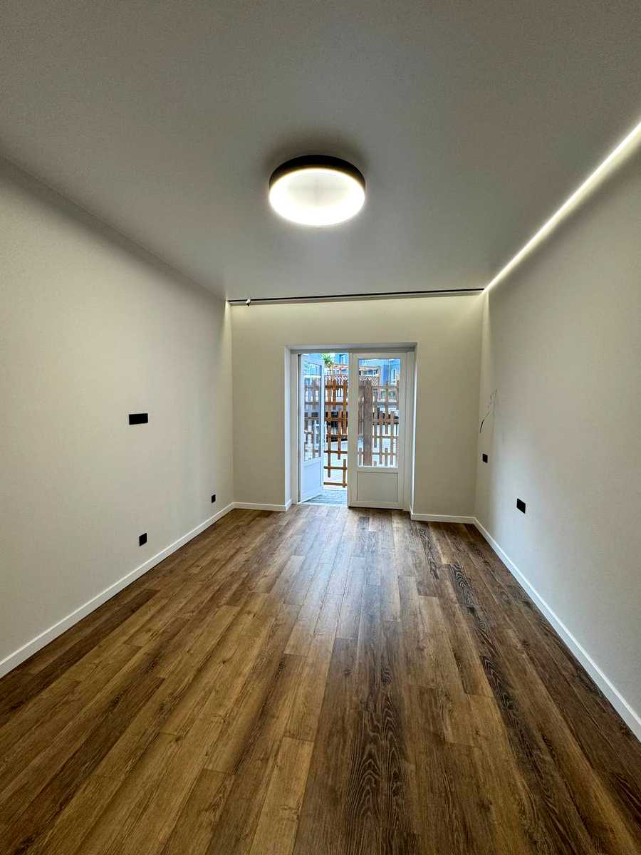 1877159641543975