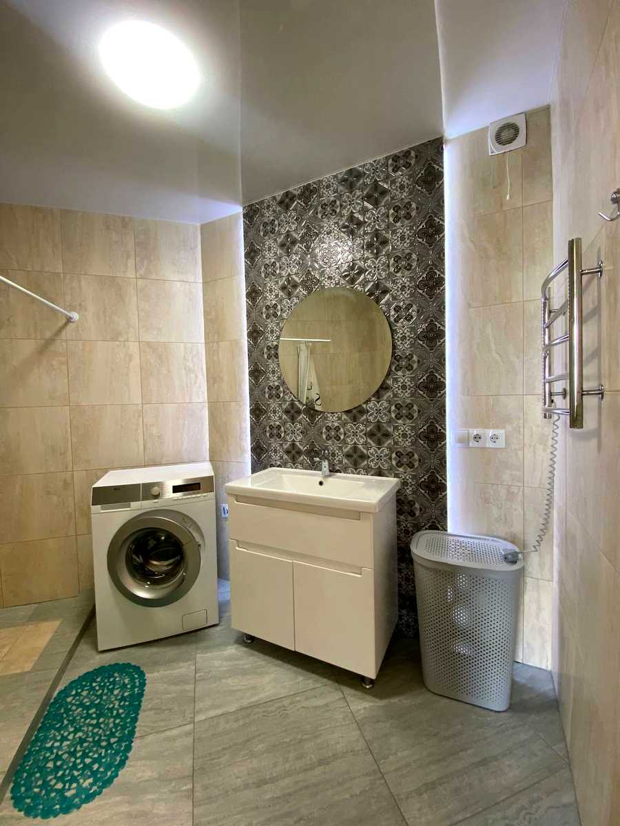 1877186199042947