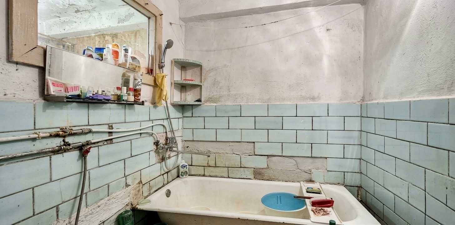 1877195151151553