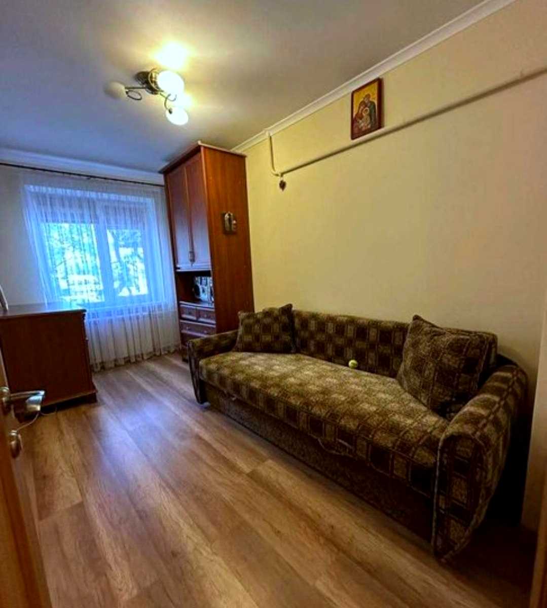1877195684925441