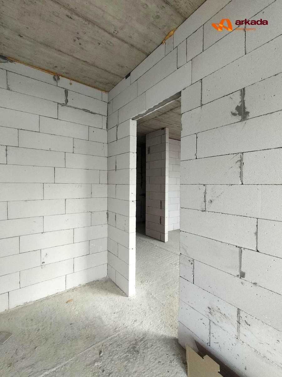 1877197892471619
