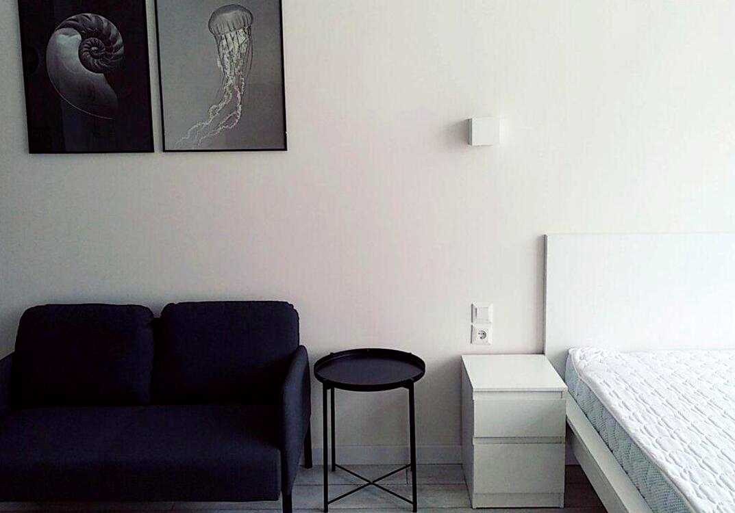1877198410378874