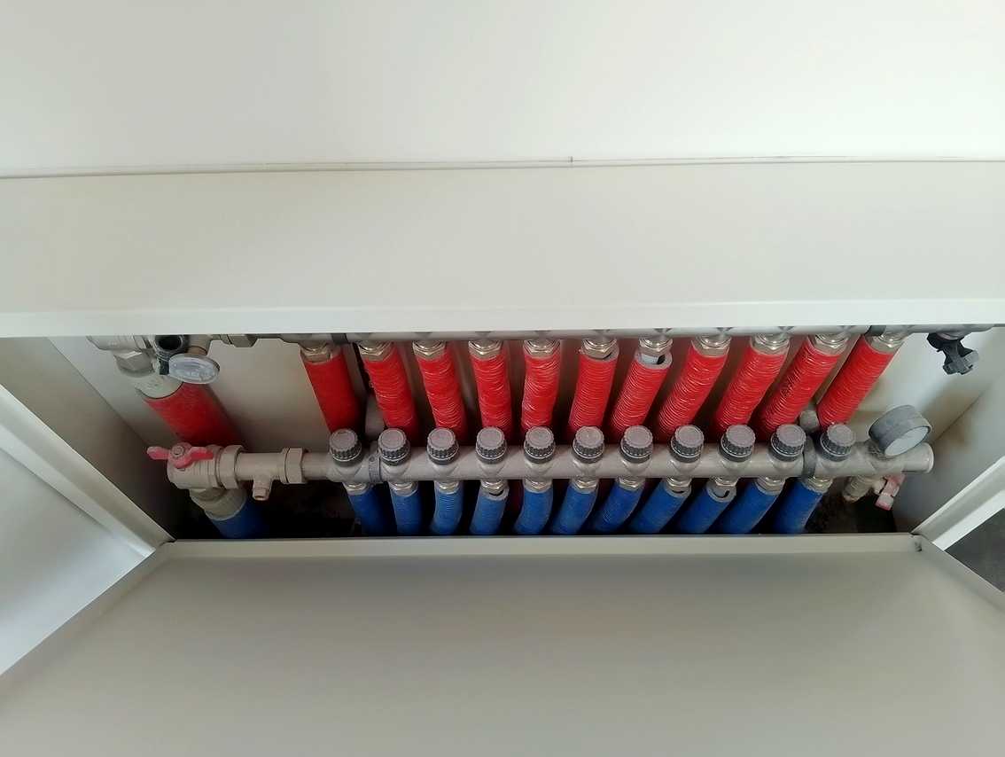 1877198922196932