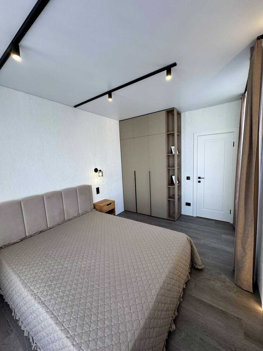 1877201094425559