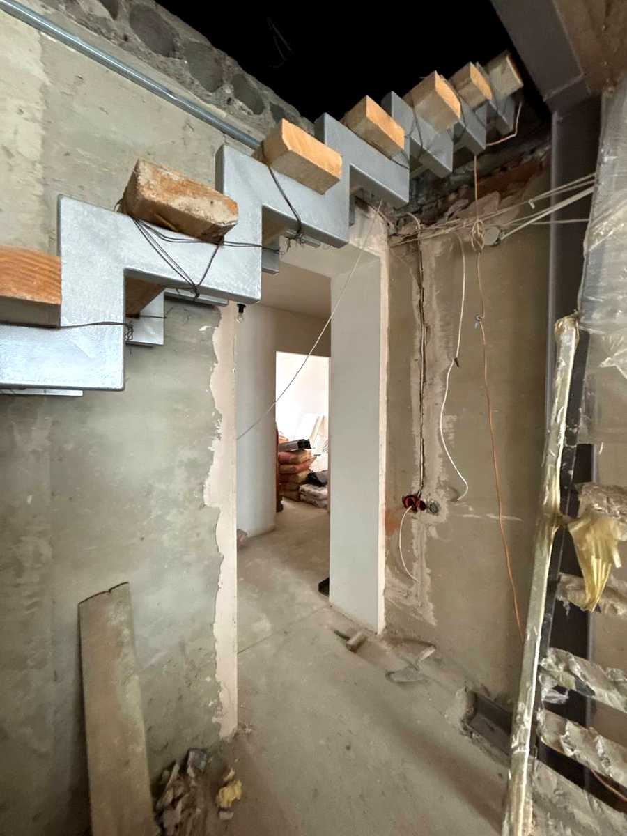 1877202843328916